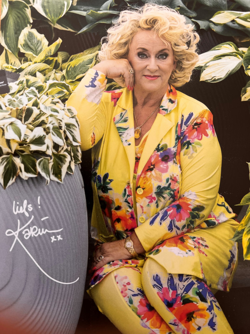 karin-bloemen-tuinboek-tuintips- á la bloemen-waar-te-koop-tuinieren